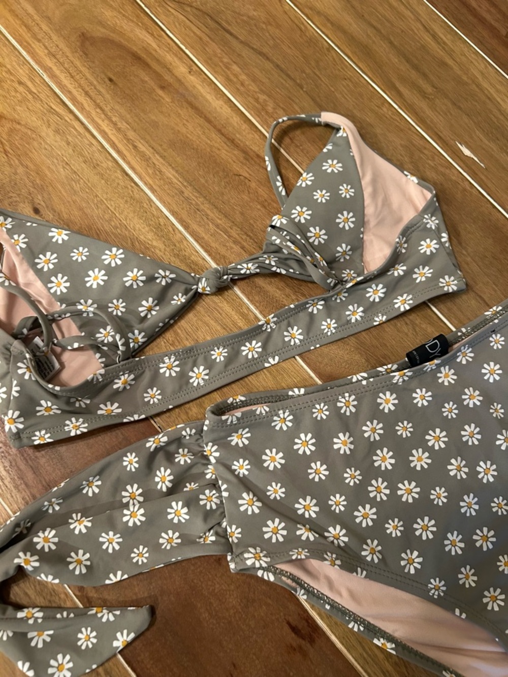 Cotton on BODY Daisy Print High-Waist Bikini Set. Small. - Picture 3 of 7